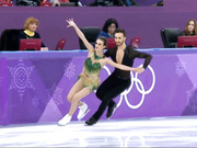 最新2018平昌冬奥会法国冰舞代表队美女队员动作幅度过大且没带乳贴粉奶头跳了出来后被发现1080P超清